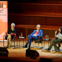 Philo.live! 2025: 14.11. Vom Umgang mit Verlusten – und wie wir die Zukunft zurückgewinnen. Mit Juli Zeh und Andreas Reckwitz, Mod.: Svenja Flaßpöhler ©Marcus Glahn