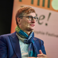 Philo.live! 2025: 15.11.: Sterben für den Staat? Über Pazifismus und Kriegstüchtigkeit. Mit Sönke Neitzel und Olaf L. Müller. Mod.: Friedrich Weißbach ©Marcus Glahn