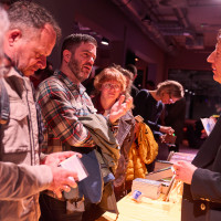 Philo.live! 2025: 15.11.: Sterben für den Staat? Über Pazifismus und Kriegstüchtigkeit. Mit Sönke Neitzel und Olaf L. Müller. Mod.: Friedrich Weißbach ©Marcus Glahn