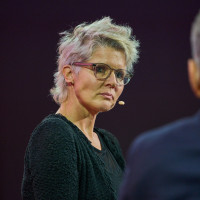 Philo.live! 2025: 15.11. Demokratie verteidigen – was heißt das? Mit Michel Friedman, Mod.: Svenja Flaßpöhler ©Marcus Glahn