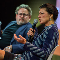 Philo.live! 2025: 15.11. Was ist Populismus? Mit Sahra Wagenknecht und Julia Reuschenbach, Mod.: Wolfram Eilenberger ©Marcus Glahn
