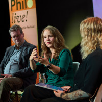 Philo.live! 2025: 16.11. Identitätspolitik bis Klimapolitik: Wo geht`s hier nach links? Bernd Stegemann und Ricarda Lang. Mod.: Anastasia Thikomirowa ©Marcus Glahn